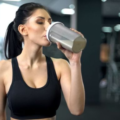 Whey Protein vs Susu Tinggi Protein: Mana Pilihan Terbaik untuk Kebutuhan Nutrisi Anda?